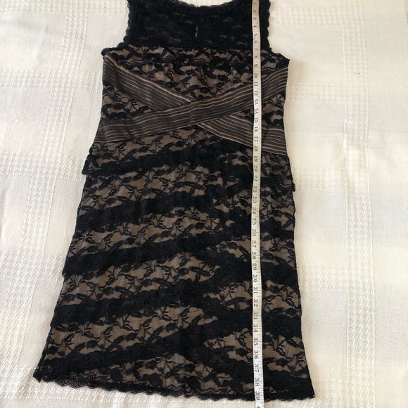 Beautiful women’s dress! - Picture 8 of 13